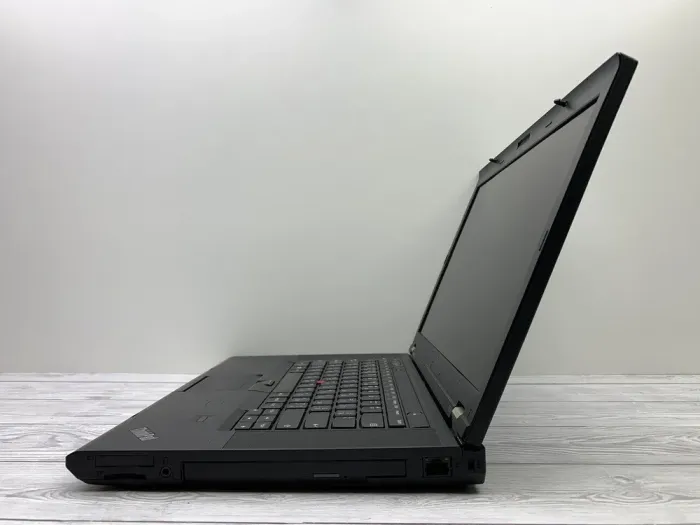 Ноутбук Б-клас Lenovo ThinkPad T530 / 15.6" (1920x1080) TN / Intel Core i7-3630QM (4 (8) ядра по 2.4 - 3.4 GHz) / 16 GB DDR3 / 240 GB SSD / nVidia NVS 5400M, 1 GB GDDR3, 128-bit / WebCam / DVD-ROM б/в - зображення 8