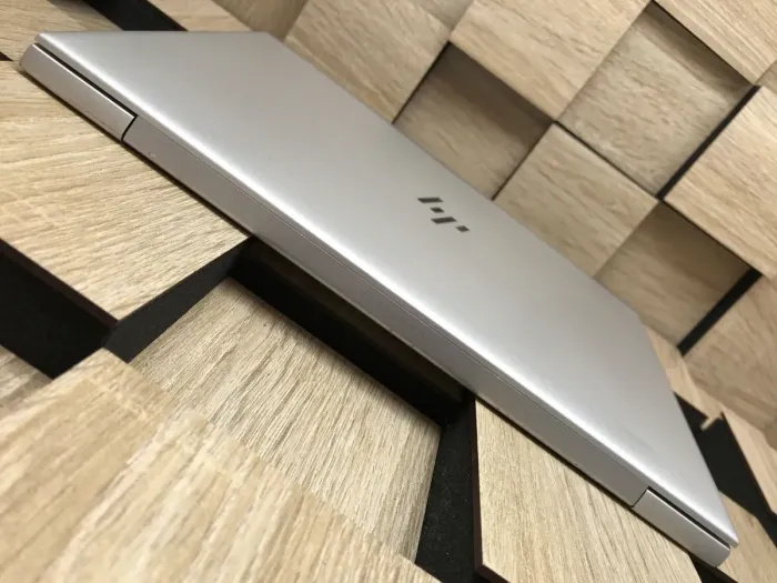 Ультрабук Б-клас HP EliteBook 830 G5 / 13.3" (1920x1080) IPS / Intel Core i7-8650U (4 (8) ядра по 1.9 - 4.2 GHz) / 8 GB DDR4 / 256 GB SSD M.2 / Intel UHD Graphics 620 / WebCam / USB 3.1 / HDMI б/в - зображення 7