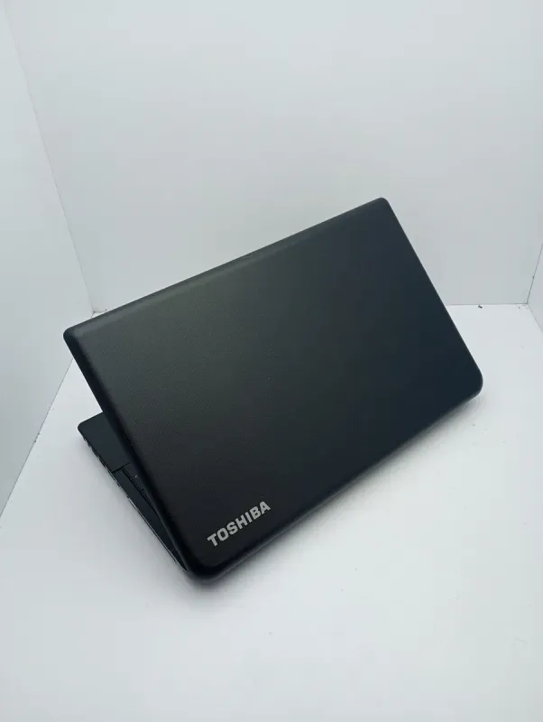 Ноутбук Toshiba Satellite C50D / 15.6" (1366x768) TN / AMD A4-5000 (4 ядра по 1.5 GHz) / 8 GB DDR3 / 1000 GB HDD / AMD Radeon HD 8330 Graphics / WebCam б/в - зображення 8