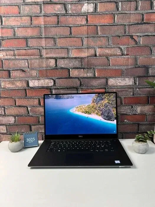 Мобільна робоча станція Dell Precision 5530 / 15.6" (3840x2160) IGZO Touch / Intel Core i9-8950HK (6 (12) ядер по 2.9 - 4.8 GHz) / 32 GB DDR4 / 1000 GB SSD M.2 / nVidia Quadro P2000, 4 GB GDDR5, 128-bit / WebCam / Win 10 Pro б/в - зображення 2