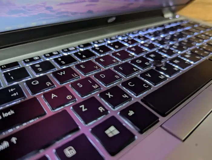 Ноутбук HP EliteBook Folio 9470m / 14" (1600x900) TN / Intel Core i7-3687U (2 (4) ядра по 2.1 - 3.3 GHz) / 8 GB DDR3 / 240 GB SSD / Intel HD Graphics 4000 / WebCam / Fingerprint / Windows 10 б/в - зображення 6