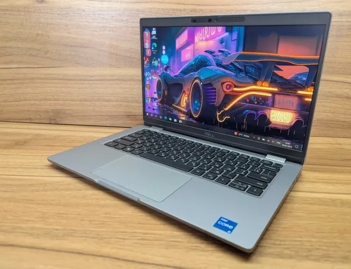 Ультрабук Dell Latitude 5320 / 13.3" (1920x1080) IPS Touch / Intel Core i5-1135G7 (4 (8) ядра по 2.4 - 4.2 GHz) / 16 GB DDR4 / 512 GB SSD / Intel Iris Xe Graphics / TouchID / WebCam / Windows 10 б/в - зображення 5