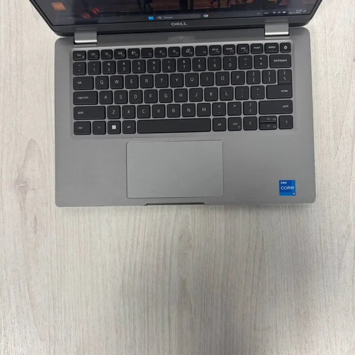 Ультрабук Б-клас Dell Latitude 5320 / 13.3" (1920x1080) IPS / Intel Core i5-1145G7 (4 (8) ядра по 2.6 - 4.4 GHz) / 16 GB DDR4 / 128 GB SSD / Intel Iris Xe Graphics / WebCam б/в - зображення 3