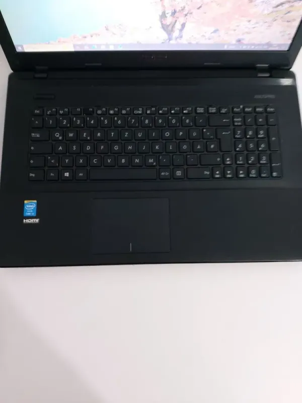 Ноутбук Asus ASUSPRO Essential P751JA / 17.3" (1600x900) TN / Intel Core i3-4000M (2 (4) ядра по 2.4 GHz) / 8 GB DDR3 / 256 GB SSD / Intel HD Graphics 4600 / WebCam / DVD-ROM б/в - зображення 3