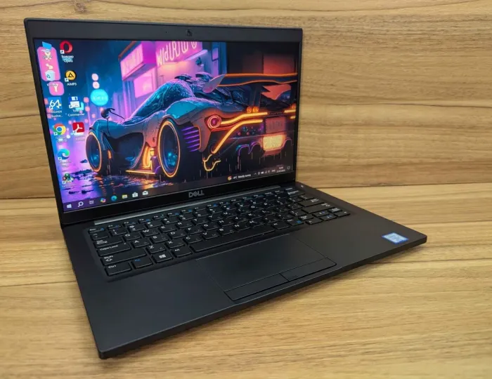 Ультрабук Dell Latitude 7390 / 13.3" (1920x1080) IPS / Intel Core i7-8650U (4 (8) ядра по 1.9 - 4.2 GHz) / 16 GB DDR4 / 512 GB SSD / Intel UHD Graphics 620 / WebCam / Windows 10 б/в - зображення 4