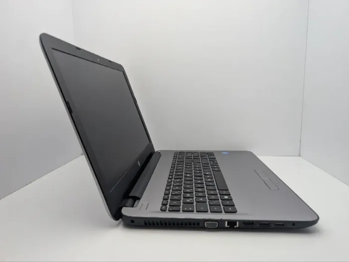 Ноутбук HP 250 G5 / 15.6" (1366x768) TN / Intel Celeron N3060 (2 ядра по 1.6 - 2.48 GHz) / 8 GB DDR3 / 120 GB SSD / Intel HD Graphics 400 / WebCam / DVD-ROM б/в - зображення 3