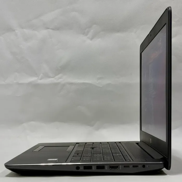 Мобільна робоча станція HP ZBook 15 G3 / 15.6" (1920x1080) IPS / Intel Core i7-6820HQ (4 (8) ядра по 2.7 - 3.6 GHz) / 32 GB DDR4 / 512 GB SSD / nVidia Quadro M1000M, 2 GB GDDR5, 128-bit / WebCam / Windows 10 Pro б/в - зображення 5