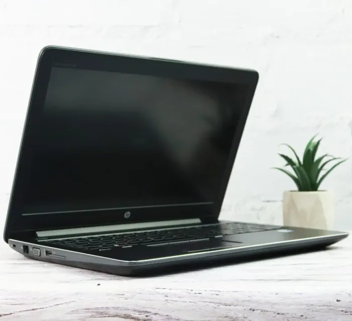 Мобільна робоча станція HP Zbook 15 G3 / 15.6" (1920x1080) IPS / Intel Core i7-6820HQ (4 (8) ядра по 2.7 - 3.6 GHz) / 32 GB DDR4 / 512 GB SSD M.2 / nVidia Quadro M2000M, 4 GB GDDR5, 128-bit / WebCam б/в - зображення 2