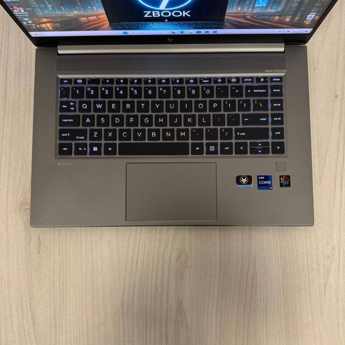 Мобільна робоча станція Б-клас HP ZBook Studio 15 G8 / 15.6" (3840x2160) IPS / Intel Core i9-11900H (8 (16) ядер по 2.5 - 4.9 GHz) / 32 GB DDR4 / 1000 GB SSD NVMe / nVidia RTX A3000, 6 GB GDDR6, 192-bit / WebCam б/в - зображення 7