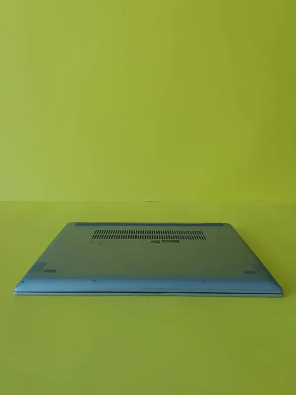 Ноутбук-трансформер Б-клас Lenovo Yoga 720-15IKB / 15.6" (1920x1080) IPS Touch / Intel Core i7-7700HQ (4 (8) ядра по 2.8 - 3.8 GHz) / 32 GB DDR4 / 256 GB SSD / Intel HD Graphics 620 / WebCam б/в - зображення 5