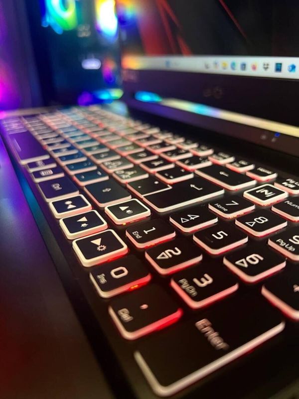 Ігровий ноутбук Acer Nitro 5 AN515-55 / 15.6" (1920x1080) IPS / Intel Core i5-10300H (4 (8) ядра по 2.5 - 4.5 GHz) / 8 GB DDR4 / 512 GB SSD / nVidia GeForce GTX 1660 Ti, 6 GB GDDR6, 192-bit / WebCam б/в - зображення 3