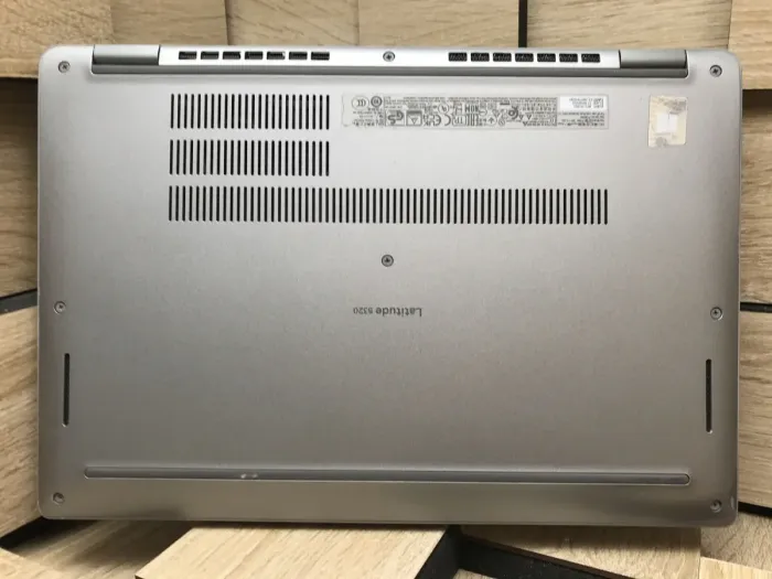 Ультрабук Б-клас Dell Latitude 5320 / 13.3" (1920x1080) IPS Touch / Intel Core i5-1145G7 (4 (8) ядра по 2.6 - 4.4 GHz) / 8 GB DDR4 / 256 GB SSD M.2 / Intel Iris Xe Graphics / WebCam / USB 3.2 / HDMI / Windows 10 б/в - зображення 10