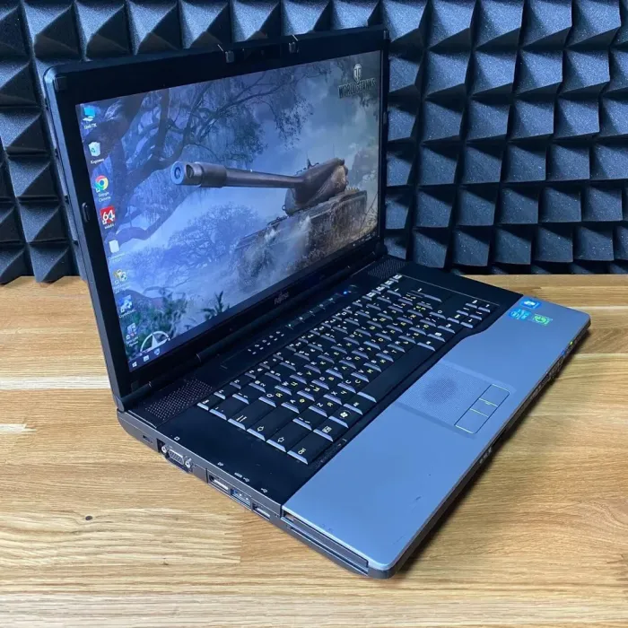 Ноутбук Fujitsu LifeBook E752 / 15.6" (1600x900) TN / Intel Core i5-3210M (2 (4) ядра по 2.5 - 3.1 GHz) / 8 GB DDR3 / 128 GB SSD / Intel HD Graphics 4000 / WebCam / DVD-ROM б/в - зображення 3