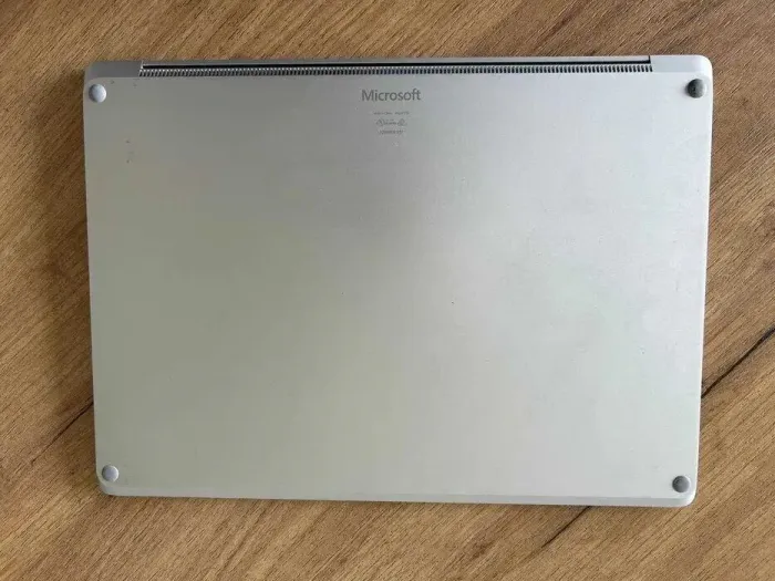 Ультрабук Microsoft Surface Laptop 2 / 13.5" (2256x1504) IPS Touch / Intel Core i5-8350U (4 (8) ядра по 1.7 - 3.6 GHz) / 8 GB DDR3 / 256 GB SSD / Intel UHD Graphics 620 / WebCam б/в - зображення 7