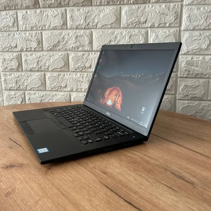 Ультрабук Б-клас Dell Latitude 7490 / 14" (1920x1080) IPS / Intel Core i7-8650U (4 (8) ядра по 1.9 - 4.2 GHz) / 8 GB DDR4 / 256 GB SSD / Intel UHD Graphics 620 / WebCam б/в - зображення 5