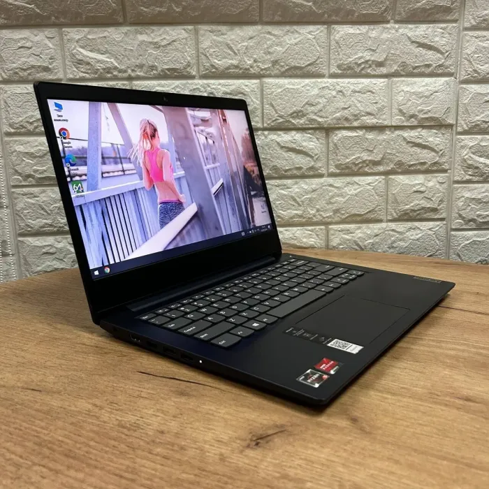 Ультрабук Lenovo IdeaPad 3 14ADA05 / 14" (1920x1080) TN / AMD Ryzen 5 3500U (4 (8) ядра по 2.1 - 3.7 GHz) / 8 GB DDR4 / 128 GB SSD / Intel UHD Graphics / WebCam б/в - зображення 4