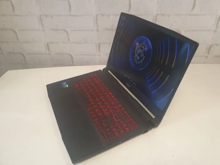 Ігровий ноутбук MSI Katana GF66 11UE-1006NEU / 15.6" (1920x1080) IPS / Intel Core i5-11400H (6 (12) ядер по 2.2 - 4.5 GHz) / 16 GB DDR4 / 512 GB SSD / nVidia GeForce RTX 3060, 6 GB GDDR6, 192-bit / WebCam б/в - зображення 3