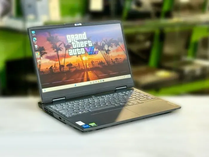 Ігровий ноутбук Lenovo IdeaPad Gaming 3 15IAH7 / 15.6" (1920x1080) IPS / Intel Core i5-12500H (12 (16) ядер по 3.3 - 4.5 GHz) / 16 GB DDR4 / 512 GB SSD / nVidia GeForce RTX 3050 Ti, 4 GB GDDR6, 128-bit / WebCam / Win 11 Home б/в - зображення 3