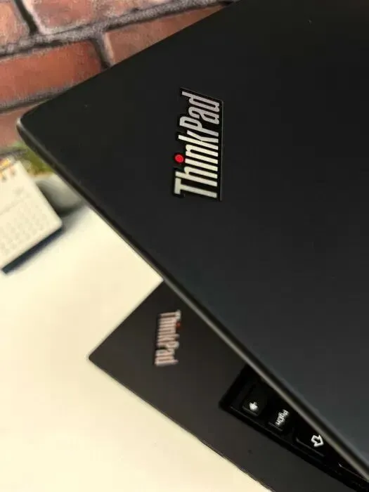 Ноутбук Lenovo ThinkPad T495 / 14" (1366x768) TN / AMD Ryzen 5 Pro 3500U (4 (8) ядра по 2.1 - 3.7 GHz) / 16 GB DDR4 / 256 GB SSD / AMD Radeon RX Vega 8 Graphics / WebCam / Win 10 Pro б/в - зображення 7