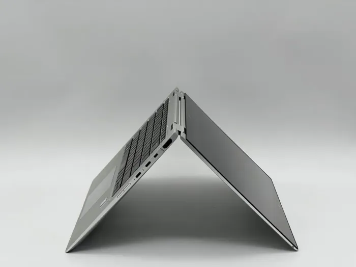 Ноутбук-трансформер HP EliteBook x360 1030 G3 / 13.3" (1920x1080) IPS Touch / Intel Core i5-8350U (4 (8) ядра по 1.7 - 3.6 GHz) / 8 GB DDR3 / 240 GB SSD / Intel UHD Graphics 620 / WebCam б/в - зображення 5