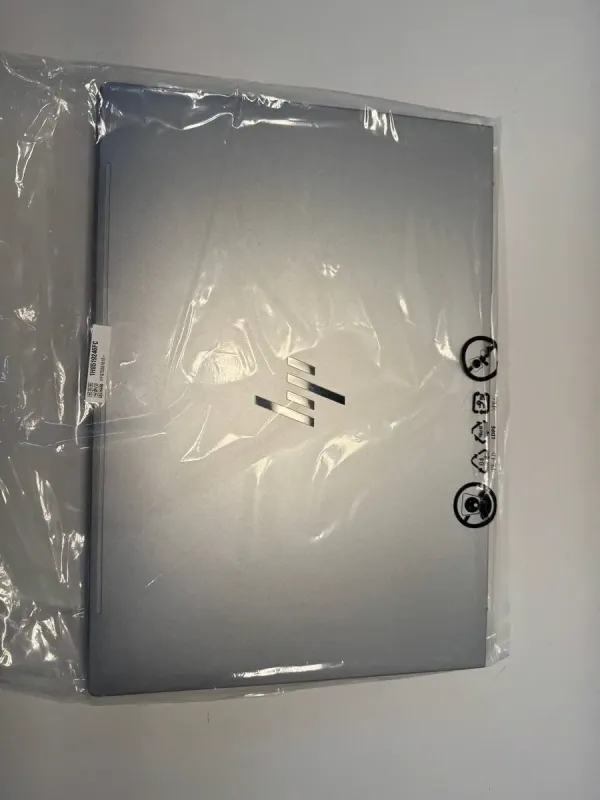 Ультрабук HP EliteBook 660 G11 / 16" (1920x1200) IPS / Intel Core Ultra 5 135U (12 (14) ядер по 1,6 - 4,4 ГГц) / 16 ГБ DDR5 / 256 ГБ SSD / Intel Graphics / WebCam - зображення 2