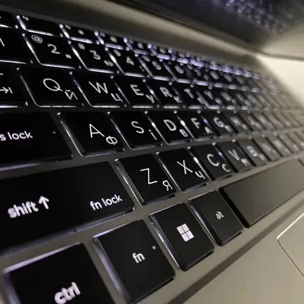 Ультрабук Б-клас HP ProBook 445 G8 / 14" (1920x1080) IPS / AMD Ryzen 5 5600U (6 (12) ядер по 2.3 - 4.2 GHz) / 16 GB DDR4 / 512 GB SSD / AMD Radeon Vega 7 Graphics / WebCam / Fingerprint б/в - зображення 6