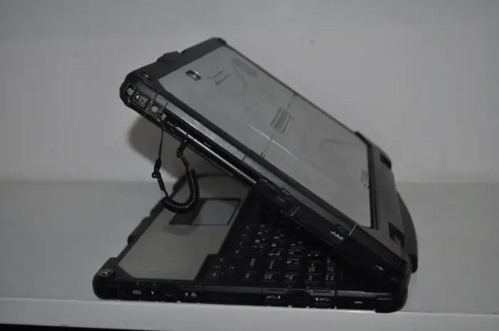 Захищений нетбук-трансформер Б-клас Panasonic ToughBook CF-33 MK2 / 12" (2160x1440) IPS Touch / Intel Core i5-7300U (2 (4) ядра по 2.6 - 3.5 GHz) / 8 GB DDR4 / 256 GB SSD / Intel HD Graphics 620 / WebCam / Windows 11 Pro б/в - зображення 12