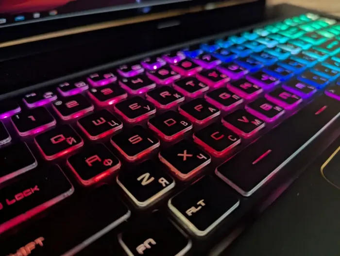 Ігровий ноутбук Б-клас MSI MS-17G1 / 17.3" (1920x1080) IPS / Intel Core i7-9750H (6 (12) ядер по 2.6 - 4.5 GHz) / 16 GB DDR4 / 512 GB SSD / nVidia GeForce RTX 2070, 8 GB GDDR6, 256-bit / WebCam / Windows 10 б/в - зображення 8