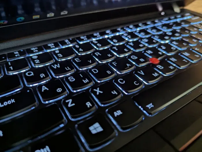 Мобільна робоча станція Lenovo ThinkPad P43s / 14" (1920x1080) IPS / Intel Core i7-8665U (4 (8) ядра по 1,9 - 4,8 ГГц) / 16 ГБ DDR4 / 480 ГБ SSD / nVidia Quadro P520, 2 ГБ GDDR5, 64-bit / WebCam / Windows 10 б/в - зображення 6