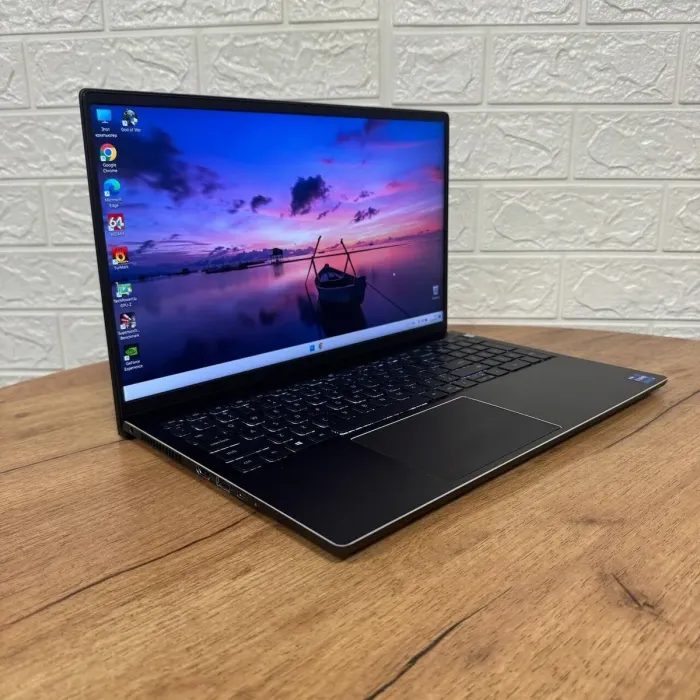 Ігровий ультрабук Б-клас Dell Vostro 15 7510 / 15.6" (1920x1080) IPS / Intel Core i7-11800H (8 (16) ядер по 2.3 - 4.6 GHz) / 16 GB DDR4 / 256 GB SSD / nVidia GeForce RTX 3050 Ti, 4 GB GDDR6, 128-bit / WebCam б/в - зображення 4