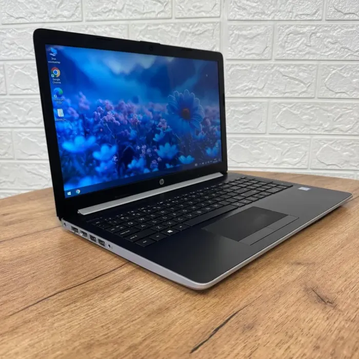 Ноутбук Б-клас HP 15-da0002dx / 15.6" (1366x768) TN Touch / Intel Core i5-8250U (4 (8) ядра по 1.6 - 3.4 GHz) / 8 GB DDR4 / 256 GB SSD / Intel HD Graphics 620 / WebCam б/в - зображення 4