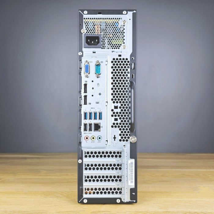 ПК Lenovo ThinkStation P310 SFF / Intel Xeon E3-1245 V5 (4 (8) ядра по 3.5 - 3.9 GHz) / 16 GB DDR4 / 240 GB SSD / Intel HD Graphics P530 б/в - зображення 3