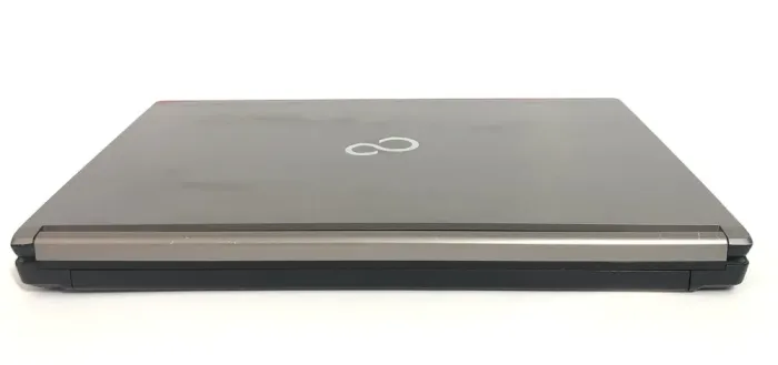 Ноутбук Б-клас Fujitsu Lifebook E736 / 13.3" (1366x768) TN / Intel Core i5-6300U (2 (4) ядра по 2.4 - 3.0 GHz) / 8 GB DDR4 / 500 GB HDD / Intel HD Graphics 520 / WebCam / Win 10 Pro б/в - зображення 3