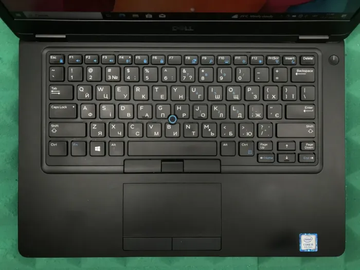 Ноутбук Б-клас Dell Latitude 5490 / 14" (1920x1080) IPS / Intel Core i5-8250U (4 (8) ядра по 1.6-3.4 GHz) / 8 GB DDR4 / 256 GB SSD M.2 / UHD Graphics 620 / WebCam / USB 3.1 / HDMI / Win 10 б/в - зображення 4