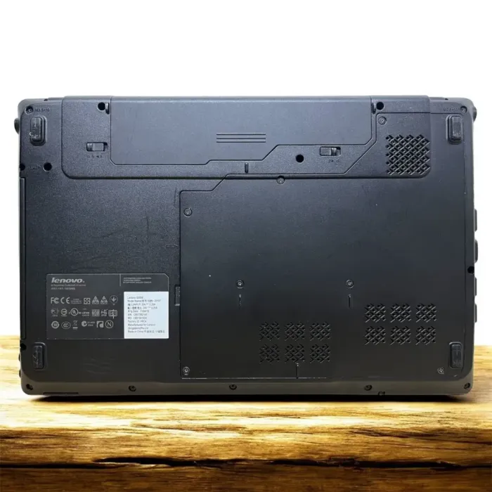 Ноутбук Б-клас Lenovo G560e / 15.6" (1366x768) TN / Intel Celeron T3500 (2 ядра по 2.1 GHz) / 4 GB DDR3 / 120 GB SSD / Intel GMA 4500MHD Graphics / WebCam / АКБ не тримає б/в - зображення 6