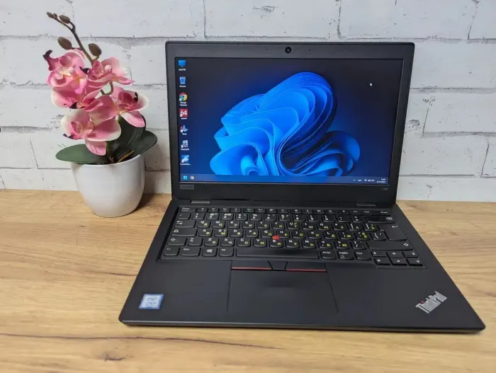 Ультрабук Lenovo ThinkPad L390 / 13.3" (1366x768) TN / Intel Core i3-8145U (2 (4) ядра по 2.1 - 3.9 GHz) / 16 GB DDR4 / 128 GB SSD / Intel UHD Graphics / WebCam б/в - зображення 6