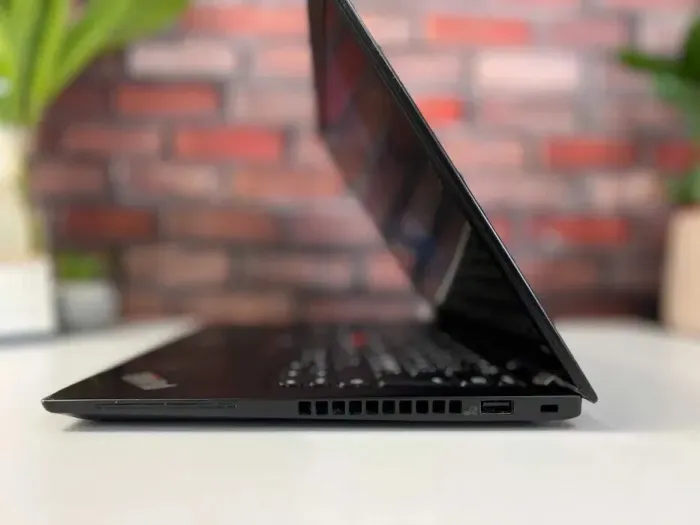 Ультрабук Lenovo ThinkPad X13 Gen 1 / 13.3" (1920x1080) IPS / Intel Core i5-10210U (4 (8) ядра по 1.6 - 4.2 GHz) / 8 GB DDR4 / 256 GB SSD M.2 / Intel UHD Graphics / WebCam б/в - зображення 5