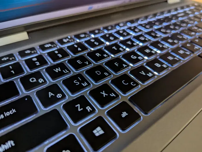 Ультрабук Dell Latitude 5520 / 15.6" (1920x1080) IPS / Intel Core i5-1145G7 (4 (8) ядра по 2.6 - 4.4 GHz) / 16 GB DDR4 / 512 GB SSD / Intel Iris Xe Graphics / WebCam / HDMI / Windows 11 б/в - зображення 6