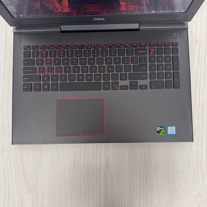Ігровий ноутбук Б-клас Dell Inspiron 15 Gaming 7577 / 15.6" (1920x1080) IPS / Intel Core i5-7300HQ (4 ядра по 2.5 - 3.5 GHz) / 16 GB DDR4 / 256 GB SSD M.2 / nVidia GeForce GTX 1060 Max-Q, 6 GB GDDR5, 192-bit / WebCam б/в - зображення 7