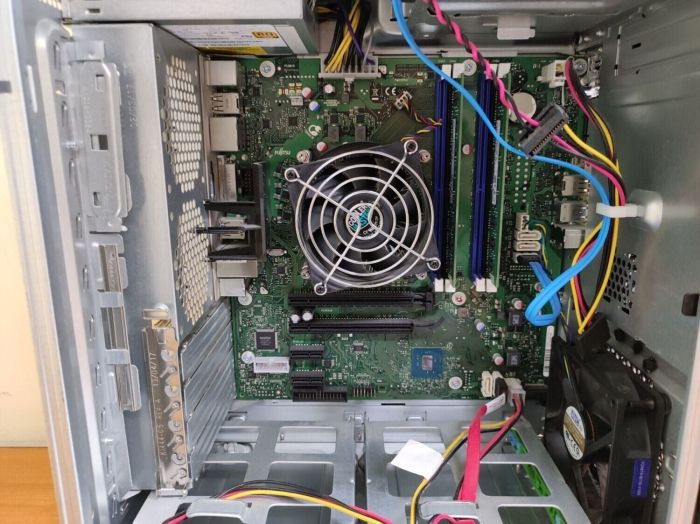 Комп'ютер Fujitsu Esprimo P757/E90+ Tower / Intel Core i5-6500 (4 ядра по 3,2 - 3,6 ГГц) / 8 ГБ DDR4 / 240 ГБ SSD / Intel HD Graphics 530 / 280 Вт / DisplayPort / DVI б/в - изображение 9