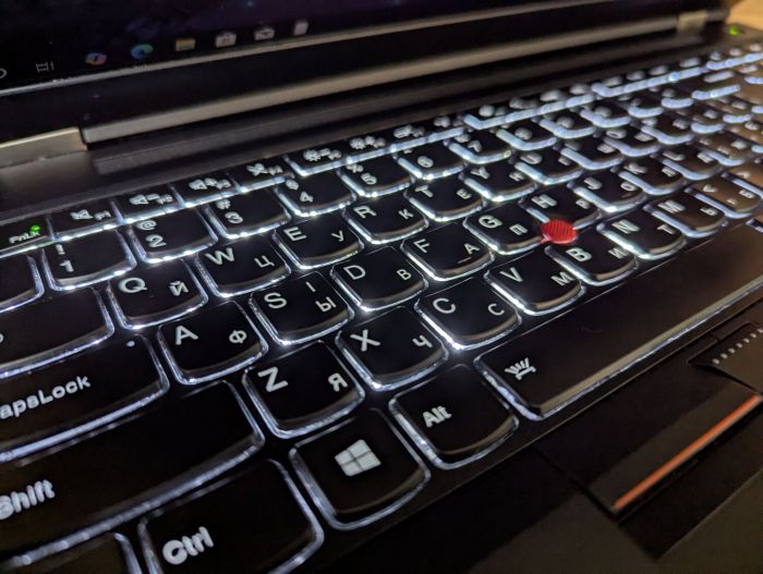 Мобільна робоча станція Lenovo ThinkPad P50 / 15,6" (1920x1080) IPS / Intel Core i7-6820HQ (4 (8) ядра по 2,7 - 3,6 ГГц) / 16 ГБ DDR4 / 512 ГБ SSD / nVidia Quadro M1000M, 4 ГБ GDDR5, 128-біт / TouchID / WebCam / Windows 10 б/в - зображення 6