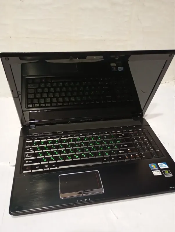 Ноутбук Б-клас Lenovo IdeaPad G560 / 15.6" (1366x768) TN / Intel Pentium P6100 (2 ядра по 2.0 GHz) / 4 GB DDR3 / 500 GB HDD / nVidia GeForce 310M, 512 MB GDDR3, 64-bit / WebCam / DVD-ROM б/в - зображення 3