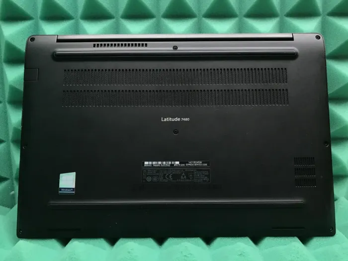 Ультрабук Б-клас Dell Latitude 7480 / 14" (1920x1080) IPS / Intel Core i5-6300U (2 (4) ядра по 2.4 - 3.0 GHz) / 8 GB DDR4 / 256 GB SSD / Intel HD Graphics 520 / HDMI б/в - зображення 6