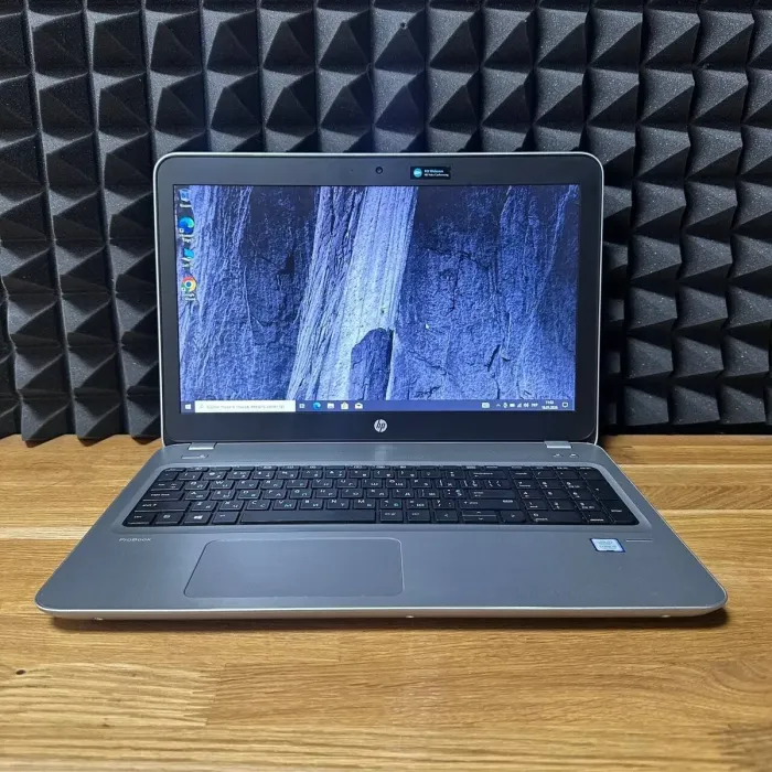 Ноутбук HP ProBook 450 G4 / 15.6" (1366x768) TN / Intel Core i5-7200U (2 (4) ядра по 2.5 - 3.1 GHz) / 8 GB DDR4 / 128 GB SSD / Intel HD Graphics 620 / WebCam / DVD-ROM б/в - зображення 2