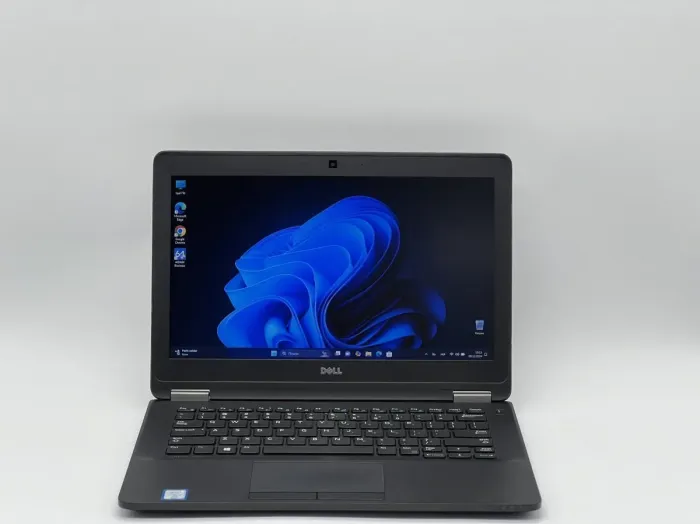 Нетбук Dell Latitude E7270 / 12.5" (1366x768) TN / Intel Core i5-6300U (2 (4) ядра по 2.4 - 3.0 GHz) / 8 GB DDR4 / 240 GB SSD / Intel HD Graphics 520 / WebCam б/в - зображення 2