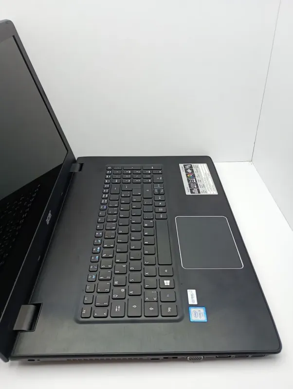 Ноутбук Acer E5-774 / 17.3" (1600x900) TN / Intel Core i3-6157U (2 (4) ядра по 2.4 GHz) / 8 GB DDR4 / 120 GB SSD + 500 GB HDD / Intel Iris Graphics 550 / WebCam б/в - зображення 3