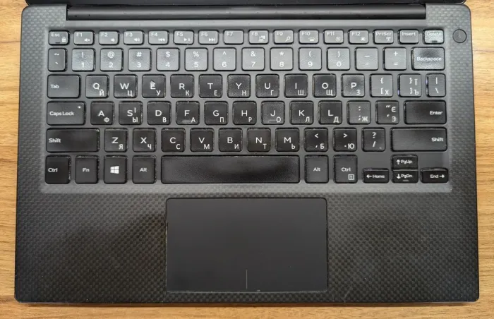 Ультрабук Б-клас Dell XPS 13 9350 / 13.3" (1920x1080) IPS / Intel Core i5-6200U (2 (4) ядра по 2.3 - 2.8 GHz) / 8 GB DDR3 / 256 GB SSD / Intel HD Graphics 520 / Windows 10 б/в - зображення 3