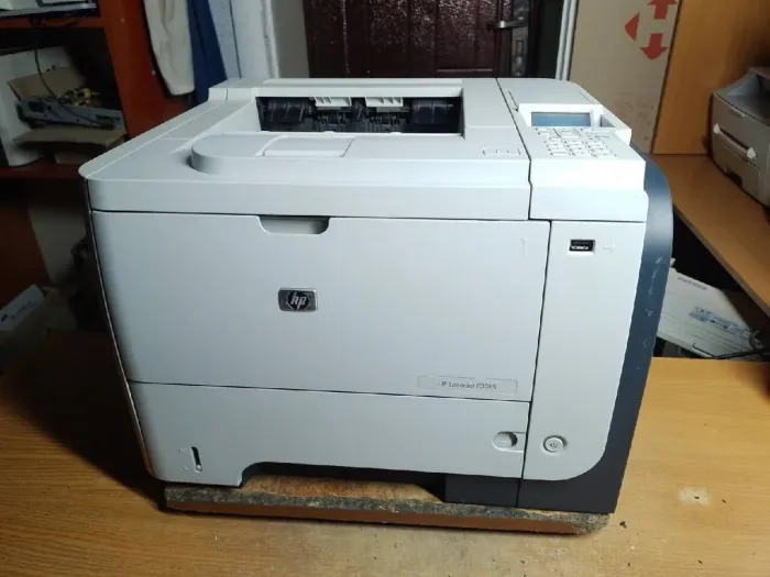 Принтер HP LaserJet Enterprise P3015dn / лазерний монохромний друк / А4 / 1200x1200 dpi / 40 стор/хв / USB 2.0, Ethernet / Дуплекс б/в - зображення 2
