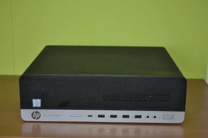 Комп'ютер HP EliteDesk 800 G3 SFF / Intel Core i5-6400 (4 ядра по 2.7 - 3.3 GHz) / 8 GB DDR4 / 500 GB HDD / Intel HD Graphics 530 / DVD-ROM / Без OC б/в - зображення 2