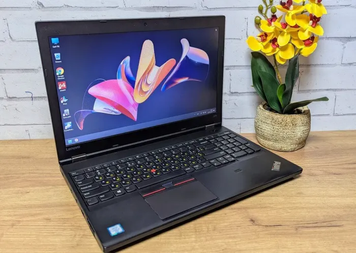 Ноутбук Б-клас Lenovo ThinkPad L570 / 15.6" (1366x768) TN / Intel Core i5-6300U (2 (4) ядра по 2.4 - 3.0 GHz) / 8 GB DDR4 / 128 GB SSD / Intel HD Graphics 520 / WebCam б/в - зображення 4